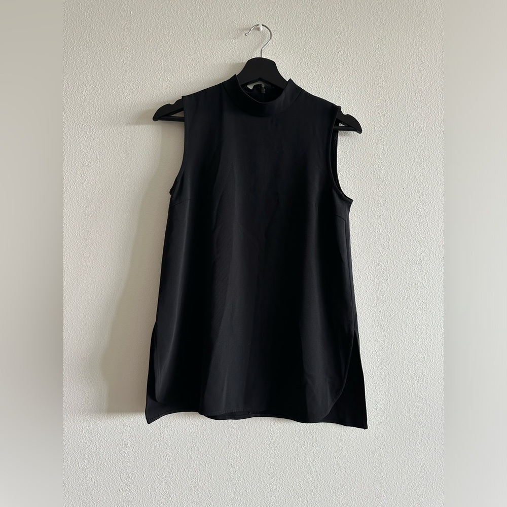 Uniqlo - High Neck Side Slit Sleeveless Blouse in Black XS